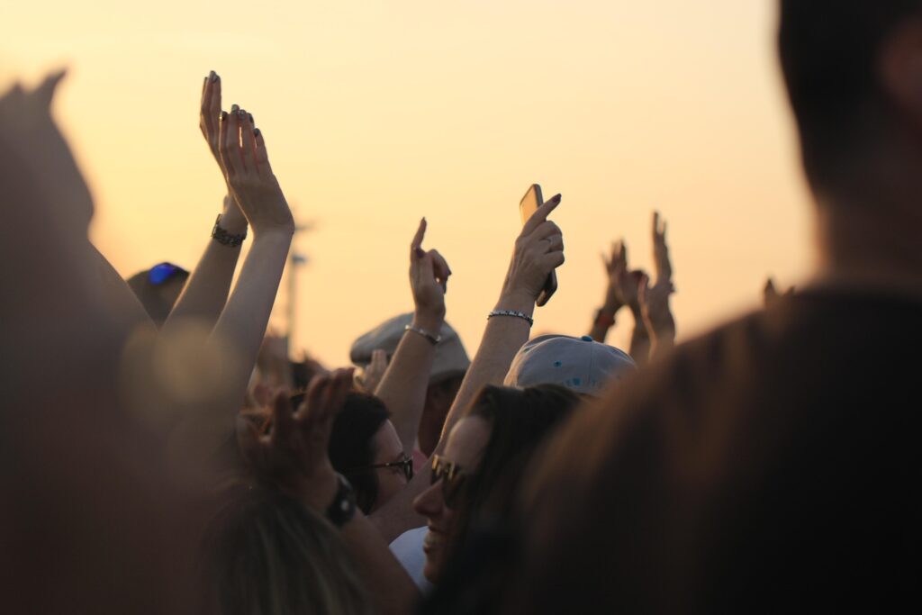 hands-4212584_1920